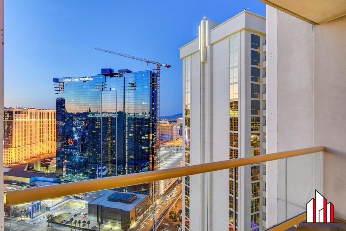 Mgm Signature-33-709 F1 Track & Strip View Balcony Las Vegas Exterior photo